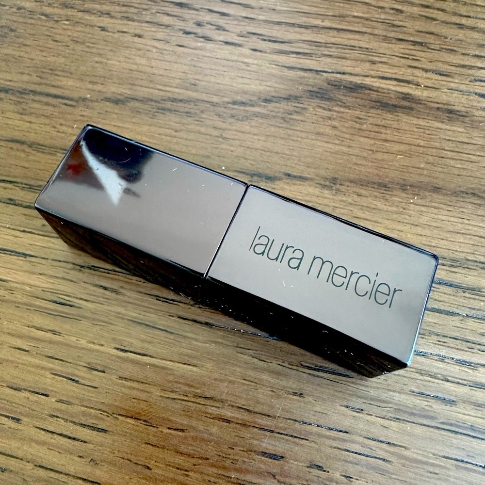 Laura Mercier Crème Smooth lipstick in shade Praline Cream